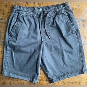 Men’s Hollister Jogger Shorts 9”, Black, Size Small